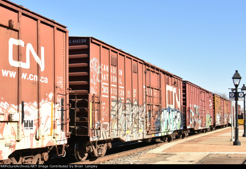413239